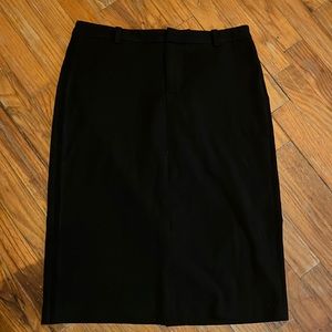 Gap size 6 stretch black skirt
